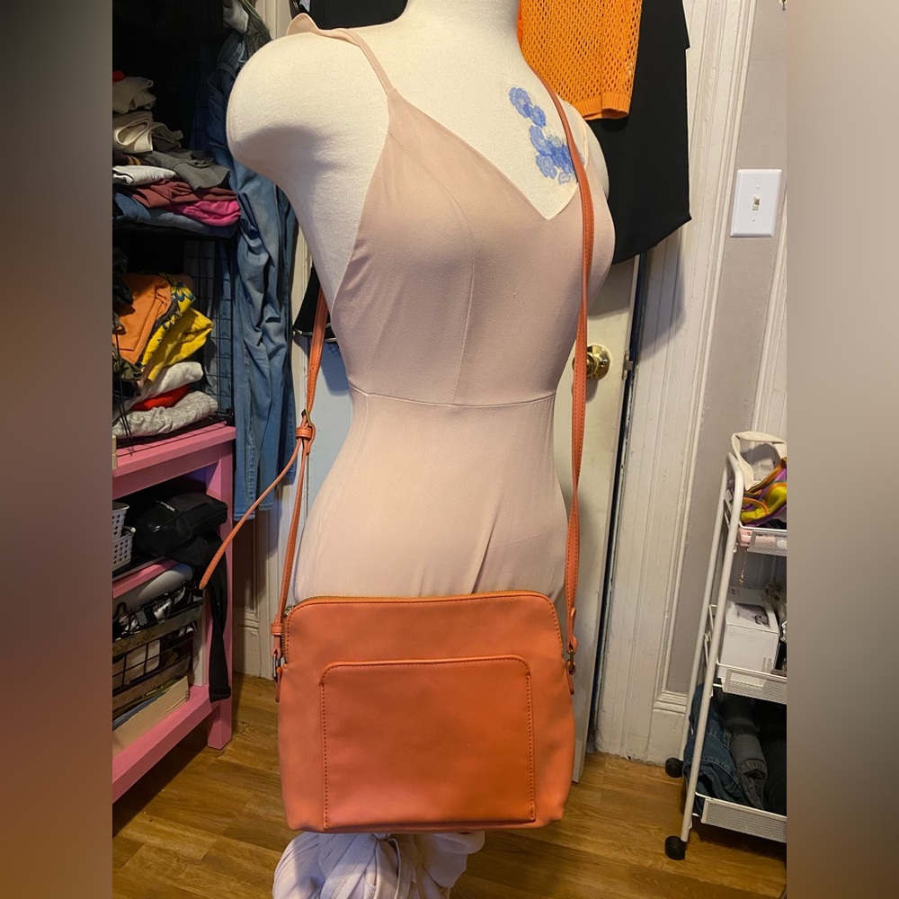 Pre-Loved, Good Condition, Universal Thread, Oran… - image 1